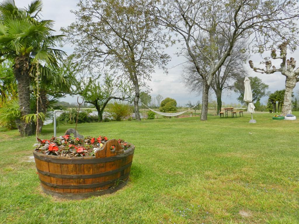 Отель Agriturismo Zio Michele Изола-делла-Скала Экстерьер фото
