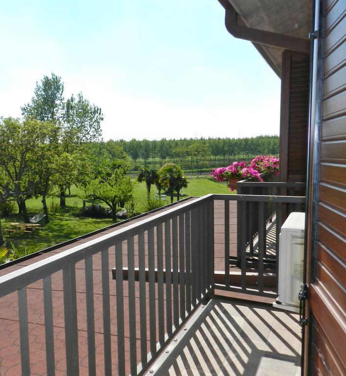 Отель Agriturismo Zio Michele Изола-делла-Скала Экстерьер фото